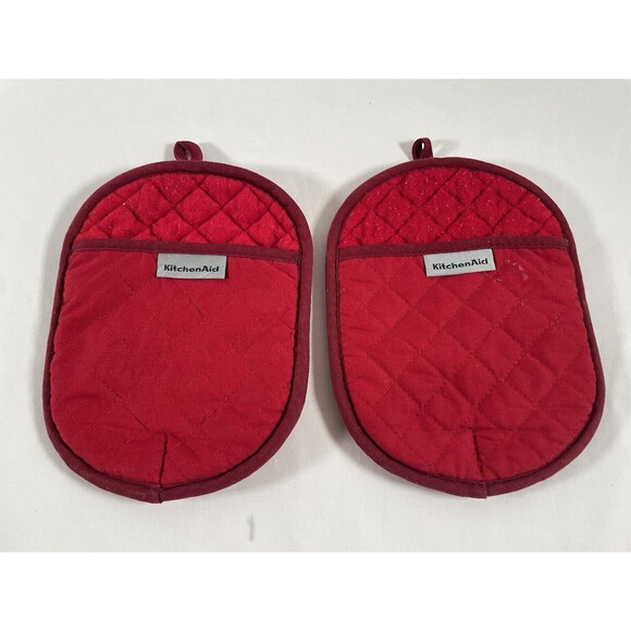 Pair of KitchenAid Pocket Pot Holders w/Silicone Patch Oval Red - Picture 1 of 2